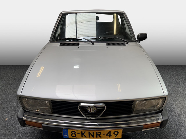 38726082-3.jpg